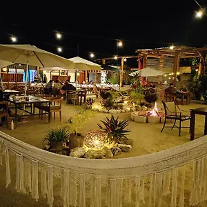 lucky-traveler-hostel-all-inclusive.allrivieramayahotels.com/